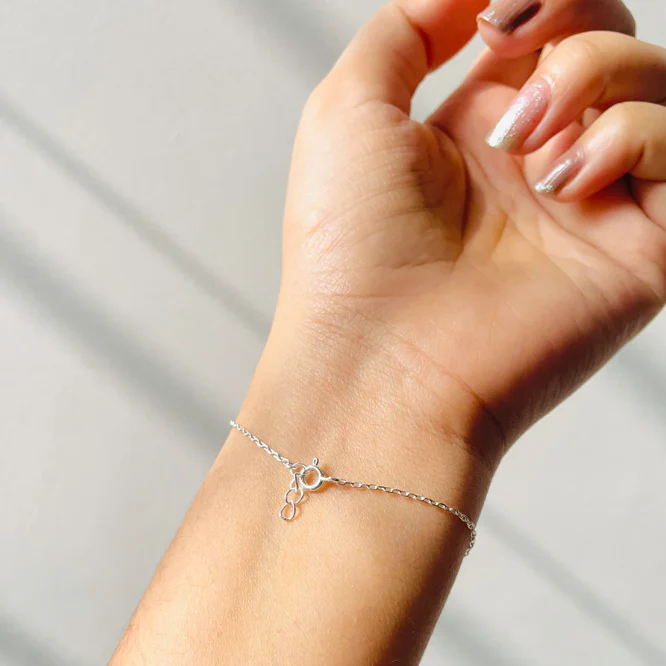 Sleek Chain Evil Eye Women's Bracelet - Image 4