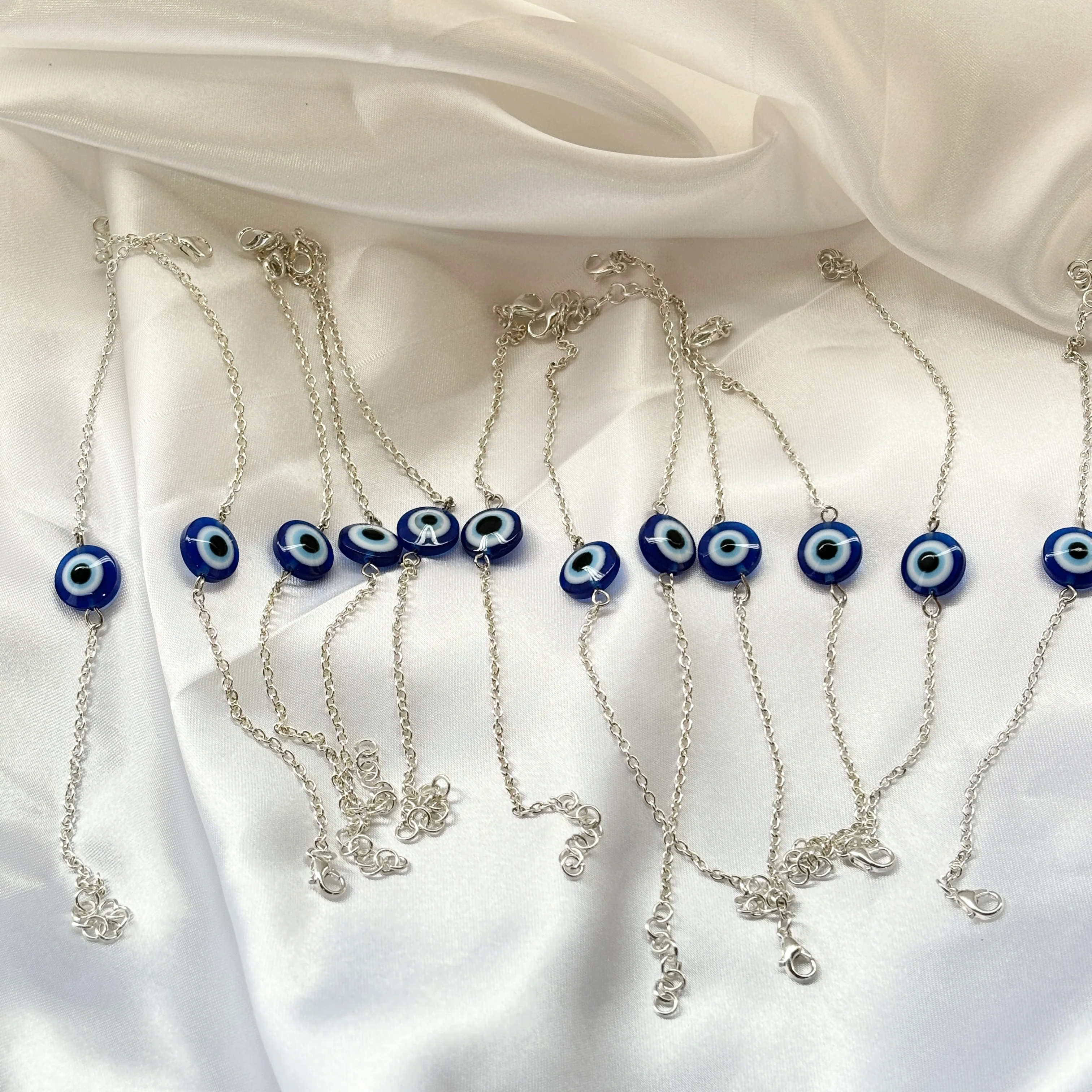 Sleek Chain Evil Eye Women's Bracelet - Image 6